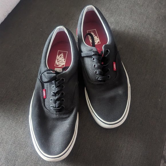 Men's black and red Vans - Picture 1 of 5